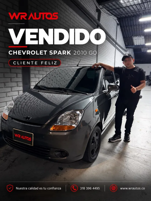 Entrega de vehículo a cliente de WR Autos