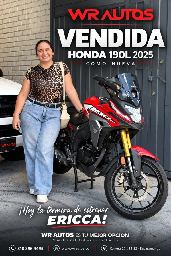 Entrega de vehículo a cliente de WR Autos