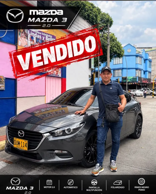 Entrega de vehículo a cliente de WR Autos