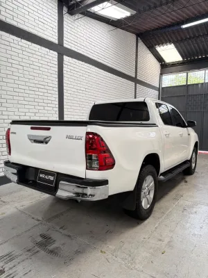 Toyota Hilux 2018 — foto 7