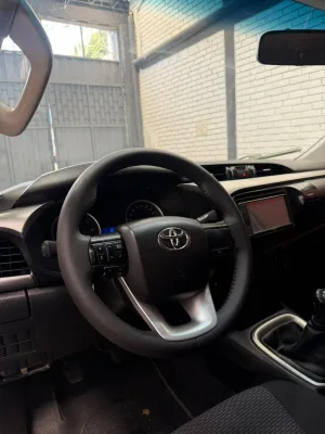Toyota Hilux 2018 — foto 2