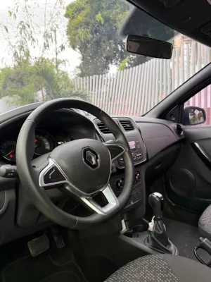 Renault Logan 2023 plata — foto 4