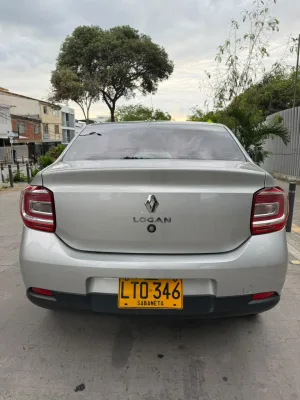 Renault Logan 2023 plata — foto 7